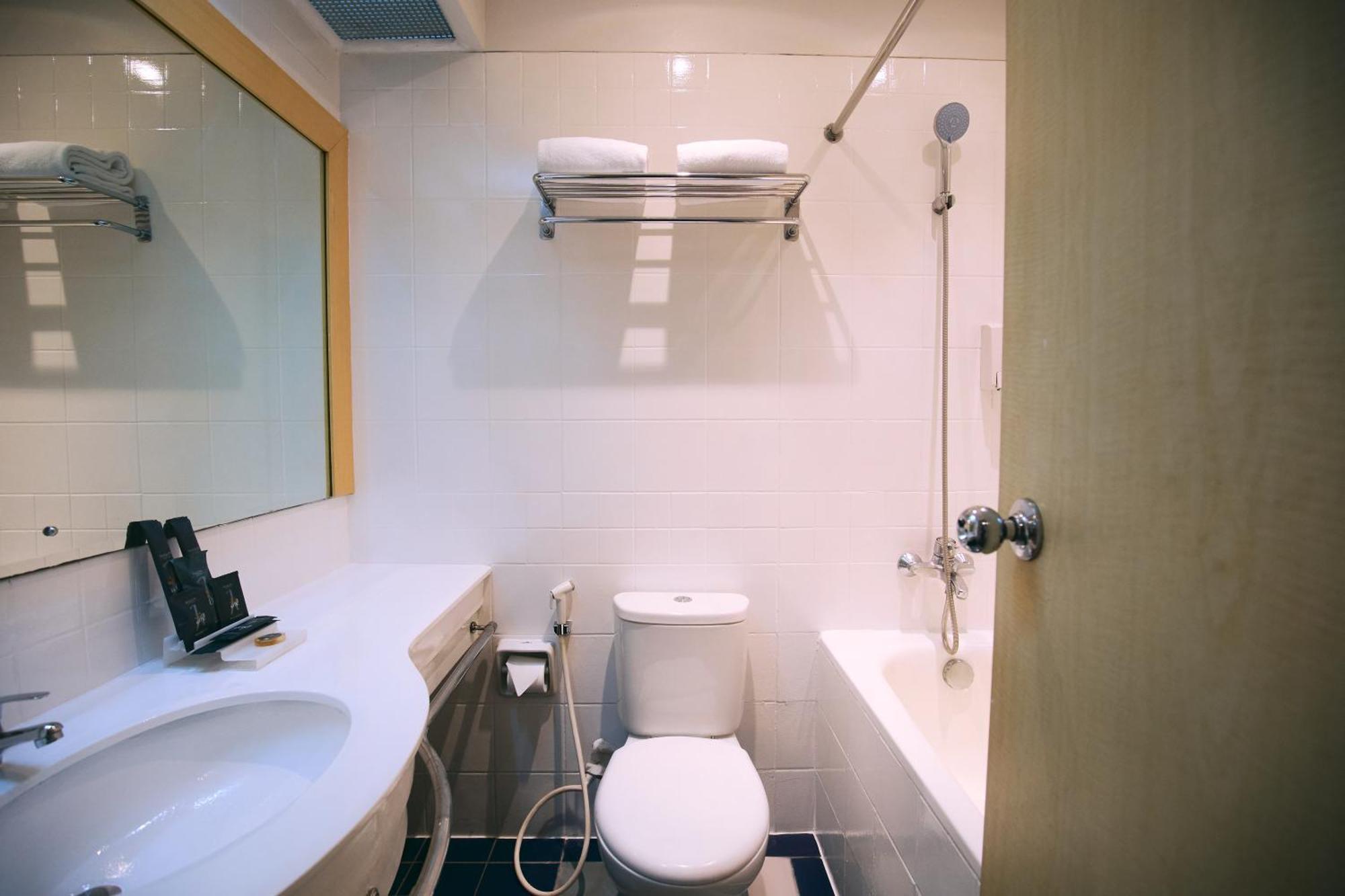 Hotel Horison Arcadia Wahid Hasyim à Jakarta Extérieur photo